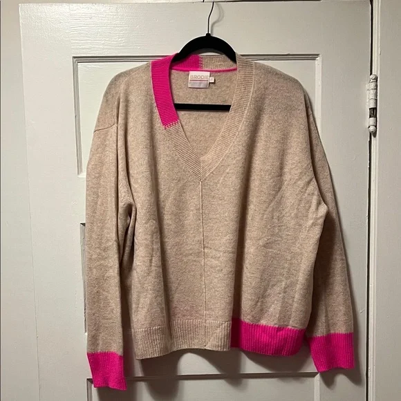 Brodie Cashmere Women's V-Neck Sweater in Beige and Neon Pink - Picture 1 of 4
